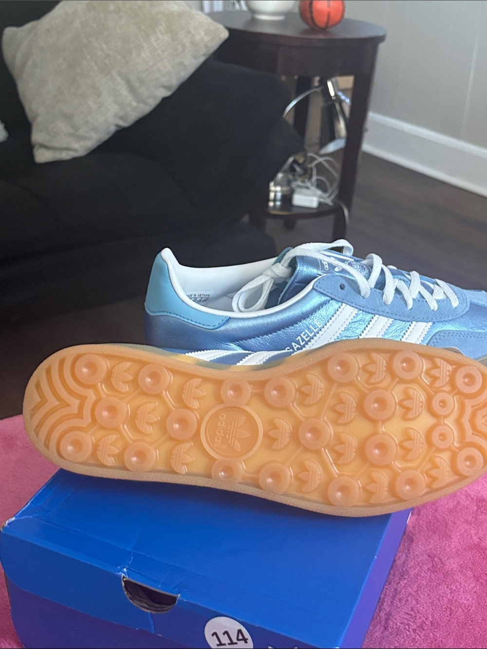 adidas Gazelle Light Blue Suede Sneakers with White Stripes BRAND NEW - Picture 3 of 3
